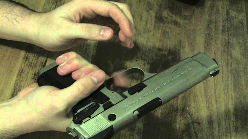 Browning BDA (Browning Double-Action) (COLD WAR, MODERN) Browning BDA (Browning Double-Action)