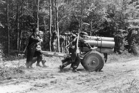 30cm Nebelwerfer 42 (30cm NbW 42)