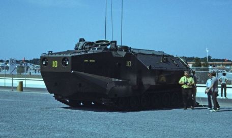 AAV-7 (LVTP-7) (ARMORED PERSONNEL CARRIER, COLD WAR, FALKLANDS WAR, GULF WAR, MODERN) AAV-7 (LVTP-7)