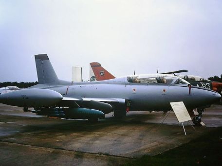 Aermacchi MB.326 (FALKLANDS WAR, MODERN AIRCRAFT) Aermacchi MB.326