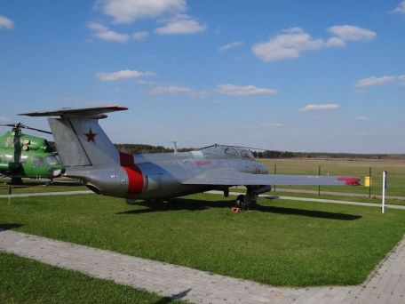 Aero L-29 Delfin / Maya (COLD WAR, MODERN AIRCRAFT) Aero L-29 Delfin / Maya