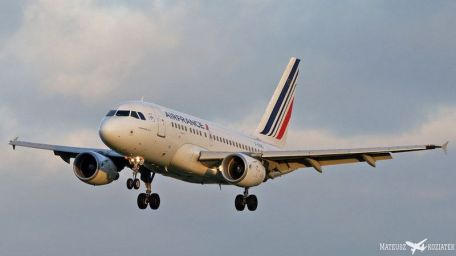 Airbus A318 (MODERN AIRCRAFT) Airbus A318