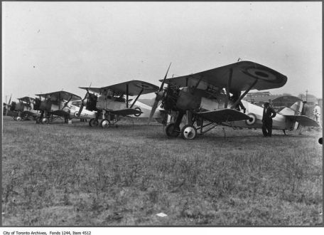 Armstrong Whitworth Siskin (GOLDEN AGE, WORLD WAR 2) Armstrong Whitworth Siskin