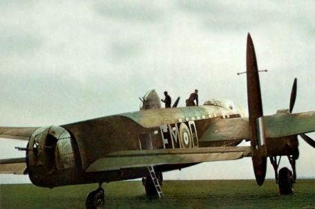 Avro Manchester (WORLD WAR 2) Avro Manchester