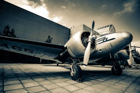 Beechcraft C-45 (Expeditor) (KOREAN WAR, STRATEGIC AIR COMMAND, W.A.S.P., WORLD WAR 2) Beechcraft C-45 (Expeditor)