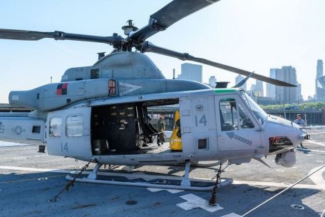 Bell UH-1 Iroquois (Huey) (COLD WAR, FALKLANDS WAR, STRATEGIC AIR COMMAND, VIETNAM WAR) Bell UH-1 Iroquois (Huey)