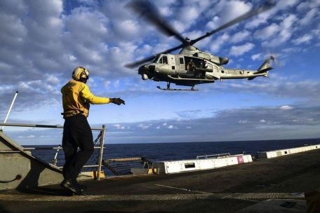 Bell UH-1Y Venom (Super Huey) (MODERN AIRCRAFT) Bell UH-1Y Venom (Super Huey)