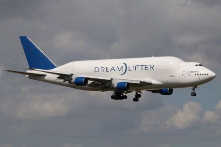 Boeing 747 Dreamlifter (MODERN AIRCRAFT) Boeing 747 Dreamlifter