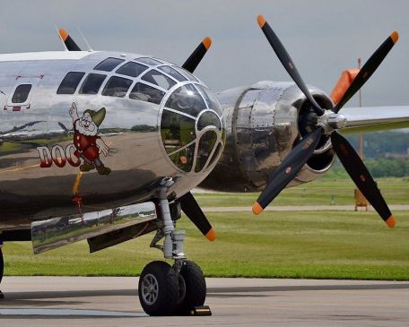 Boeing B-29 Superfortress (BERLIN AIRLIFT, COLD WAR, KOREAN WAR, STRATEGIC AIR COMMAND, W.A.S.P., WORLD WAR 2) Boeing B-29 Superfortress