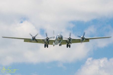 Boeing B-29 Superfortress (BERLIN AIRLIFT, COLD WAR, KOREAN WAR, STRATEGIC AIR COMMAND, W.A.S.P., WORLD WAR 2) Boeing B-29 Superfortress