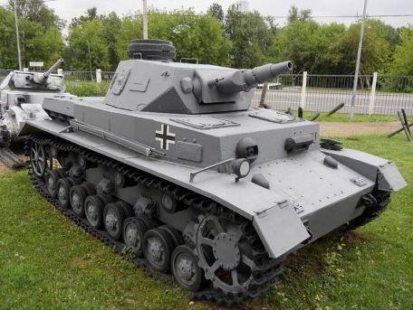 BTR-40 (Bronetransporter) (ARMORED PERSONNEL CARRIER, COLD WAR, KOREAN WAR, MODERN, VIETNAM WAR) BTR-40 (Bronetransporter)