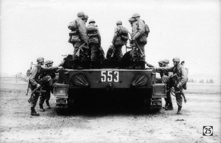 BTR-50 (ARMORED PERSONNEL CARRIER, COLD WAR, MODERN) BTR-50