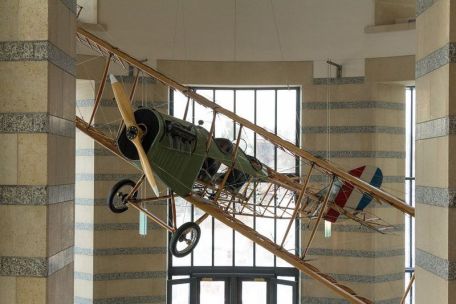 Curtiss JN-4 (Jenny) (WORLD WAR 1) Curtiss JN-4 (Jenny)