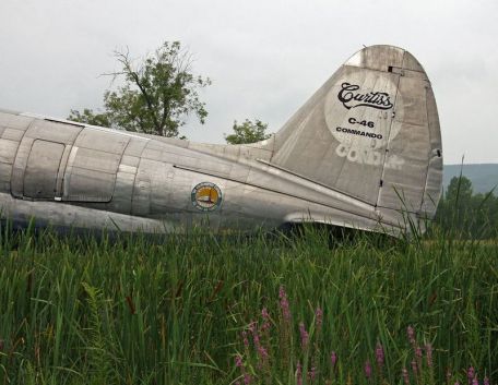 Curtiss-Wright C-46 Commando (COLD WAR, CUBAN MISSILE CRISIS, KOREAN WAR, VIETNAM WAR, W.A.S.P., WORLD WAR 2) Curtiss-Wright C-46 Commando