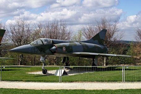 Dassault Mirage V (FALKLANDS WAR, MODERN AIRCRAFT, YOM KIPPUR WAR) Dassault Mirage V