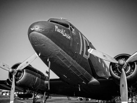 Douglas C-47 (Skytrain / Dakota)