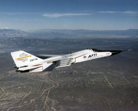 General Dynamics F-111K (Aardvark) (COLD WAR) General Dynamics F-111K (Aardvark)