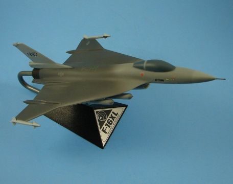 General Dynamics F-16XL (COLD WAR, X-PLANE) General Dynamics F-16XL