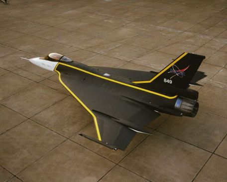 General Dynamics F-16XL (COLD WAR, X-PLANE) General Dynamics F-16XL