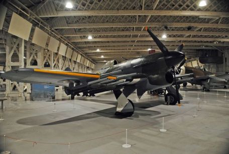 Hawker Typhoon (WORLD WAR 2) Hawker Typhoon