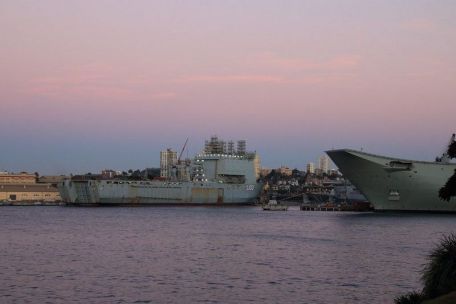 HMAS Canberra (L02) (MODERN NAVY) HMAS Canberra (L02)
