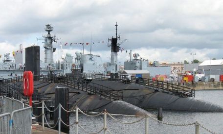 HMS Conqueror (S48) (COLD WAR, FALKLANDS WAR) HMS Conqueror (S48)