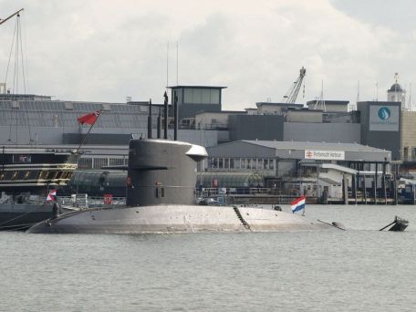 HNLMS Dolfijn (S808)