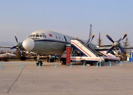Ilyushin IL-18 (Coot) (COLD WAR, MODERN AIRCRAFT) Ilyushin IL-18 (Coot)