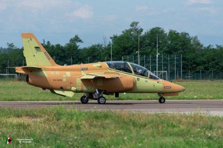 Leonardo M-345