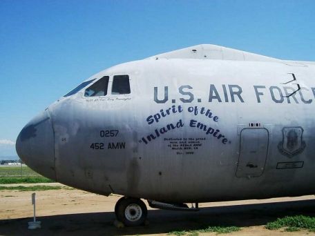 Lockheed C-141 Starlifter (COLD WAR, GULF WAR, VIETNAM WAR) Lockheed C-141 Starlifter
