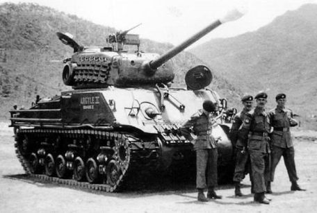 M4A3(76)W HVSS Sherman (Easy Eight / M4A3E8)