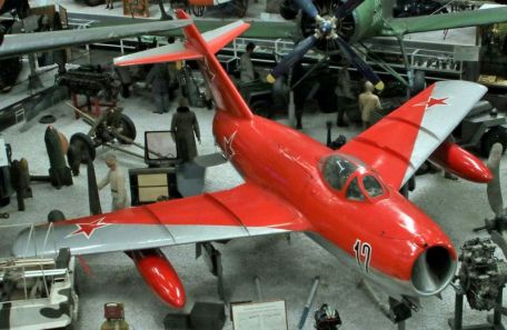Mikoyan-Gurevich MiG-15 (Fagot) (COLD WAR, KOREAN WAR, SUEZ CRISIS, VIETNAM WAR, WARSAW PACT) Mikoyan-Gurevich MiG-15 (Fagot)