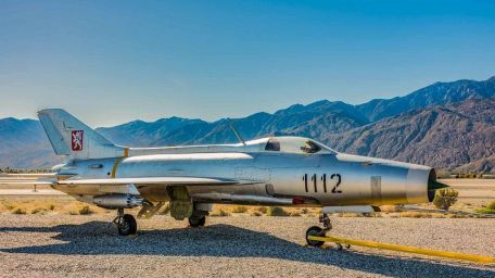 Mikoyan-Gurevich MiG-21 (Fishbed) (COLD WAR, GULF WAR, INDO-PAK WAR, IRAN-IRAQ WAR, MODERN AIRCRAFT, SIX DAY WAR, SOVIET-AFGHAN WAR, VIETNAM WAR, WARSAW PACT, YOM KIPPUR WAR) Mikoyan-Gurevich MiG-21 (Fishbed)