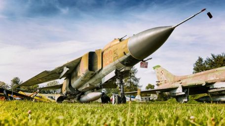 Mikoyan-Gurevich MiG-23 (Flogger) (1982 LEBANON WAR, COLD WAR, GULF WAR, IRAN-IRAQ WAR, MODERN AIRCRAFT, WARSAW PACT) Mikoyan-Gurevich MiG-23 (Flogger)