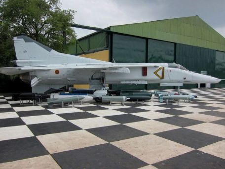 Mikoyan MiG-27 (Flogger)