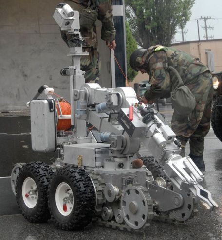 REMOTEC ANDROS F6A Remote Ordnance Neutralization System (RONS) (MODERN) REMOTEC ANDROS F6A Remote Ordnance Neutralization System (RONS)
