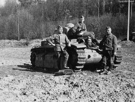 Renault R40 (Char leger Modele 1935 R Modifie 1939) (WORLD WAR 2) Renault R40 (Char leger Modele 1935 R Modifie 1939)