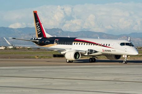 Mitsubishi Regional Jet (MRJ) (MODERN AIRCRAFT, FUTURE FLIGHT) Mitsubishi Regional Jet (MRJ)