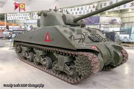 Sherman Firefly (Medium Tank, M4A4)