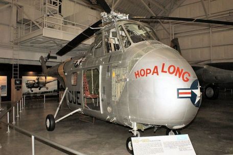 Sikorsky H-19 Chickasaw (COLD WAR, KOREAN WAR, VIETNAM WAR) Sikorsky H-19 Chickasaw