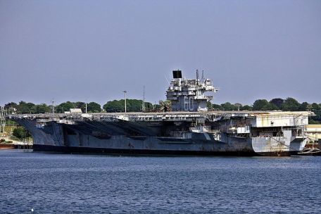 USS Saratoga (CV-60) (COLD WAR, VIETNAM WAR) USS Saratoga (CV-60)