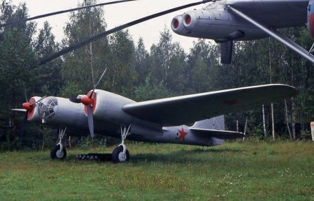 Tupolev SB-2 (GOLDEN AGE, SPANISH CIVIL WAR, WORLD WAR 2) Tupolev SB-2