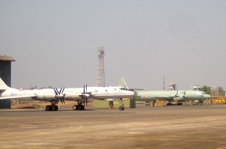 Tupolev Tu-142 (Bear) (COLD WAR, MODERN AIRCRAFT) Tupolev Tu-142 (Bear)