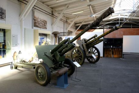 ZiS-3 (M1942) (COLD WAR, WORLD WAR 2) ZiS-3 (M1942)