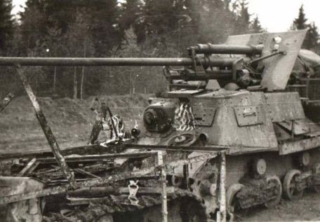 ZiS-30 (SELF-PROPELLED ARTILLERY, WORLD WAR 2) ZiS-30